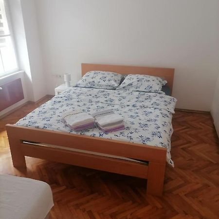 Apartman Semren Leilighet Zagreb Eksteriør bilde